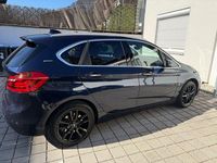 Gebraucht BMW 225 Active Tourer iPerformance 224 PS (164 kW) 2018 Blau Van / Kleinbus