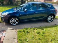 Gebraucht Opel Astra 116 PS (85 kW) 2011 Blau Limousine