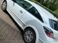 Gebraucht Opel Astra GTC Selection 90 PS (66 kW) 2009 Weiß Limousine