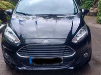Gebraucht Ford Fiesta Trend 101 PS (74 kW) 2015 Schwarz Kleinwagen