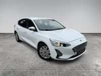 Gebraucht Ford Focus Trend 86 PS (63 kW) 2019 Frozen white Limousine