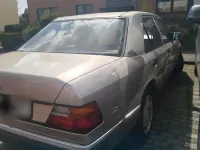 Gebraucht Mercedes E230 136 PS (100 kW) 1990 Beige Limousine