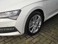 Gebraucht Skoda Superb Ambition 218 PS (160 kW) 2020 Candy weiss Kombi