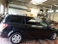 Gebraucht Opel Astra Edition 116 PS (85 kW) 2012 Schwarz Kombi