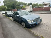 Gebraucht Mercedes E240 177 PS (130 kW) 2004 Blau Limousine