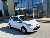 Gebraucht Ford Fiesta 82 PS (60 kW) 2011 Weiß Kleinwagen