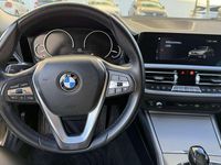 Używany BMW 318 Advantage 150 KM (110 kW) 2019 Biały Sedan/Limuzyna