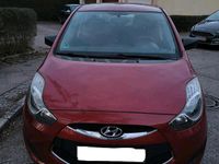 Gebraucht Hyundai ix20 90 PS (66 kW) 2011 Rot Kleinwagen