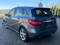 Gebraucht Mercedes B220 184 PS (135 kW) 2014 Grau Van / Kleinbus