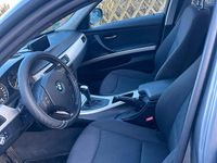 Gebraucht BMW 320 177 PS (130 kW) 2008 Grau Kombi
