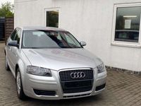 gebraucht Audi A3 Sportback 1.6 Attraction Klimaautomatik AHK