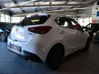 Usata Mazda 2 75 CV (55 kW) 2016 Bianco Berlina