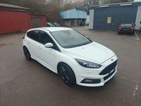 Gebraucht Ford Focus Sport 185 PS (136 kW) 2015 Weiß Limousine