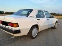 Gebraucht Mercedes 190 122 PS (89 kW) 1989 Weiß Limousine
