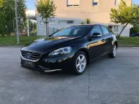 Second-hand Volvo V40 You! 120 CP (88 kW) 2014 Negru Berlinǎ