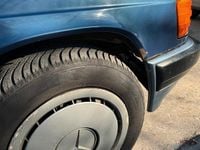 Gebraucht Mercedes 190 106 PS (77 kW) 1993 Blau Limousine