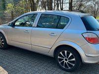 Gebraucht Opel Astra 90 PS (66 kW) 2004 Silber Kombi