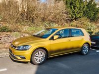 Gebraucht VW Golf VII Highline 150 PS (110 kW) 2018 Gold Limousine