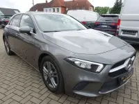 Gebraucht Mercedes A180 116 PS (85 kW) 2018 Grau Limousine