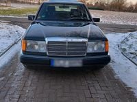 Gebraucht Mercedes E230 132 PS (97 kW) 1990 Schwarz Limousine
