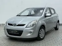 Gebraucht Hyundai i20 Classic 77 PS (56 kW) 2012 Silber Kleinwagen