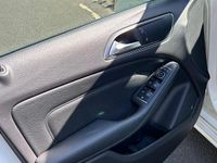 Gebraucht Mercedes B180 122 PS (89 kW) 2017 Weiß Van / Kleinbus