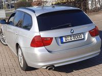 Gebraucht BMW 320 Lifestyle 184 PS (135 kW) 2012 Kombi