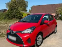 Gebraucht Toyota Yaris 70 PS (51 kW) 2015 Rot Kleinwagen