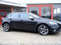 Gebraucht Volvo V40 R-Design 120 PS (88 kW) 2015 Schwarz Limousine