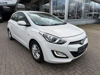 Gebraucht Hyundai i30 Edition 99 PS (72 kW) 2013 Weiß Limousine