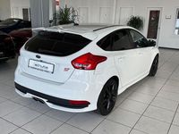 Gebraucht Ford Focus ST 250 PS (183 kW) 2017 Weiß Limousine