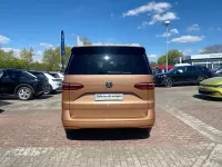 Usata VW Multivan Basis 150 CV (110 kW) 2024 Marrone Monovolume