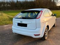 Gebraucht Ford Focus 80 PS (58 kW) 2008 Weiß Kleinwagen