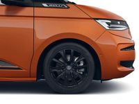 Neu VW Multivan Edition 150 PS (110 kW) 2026 Orange Van