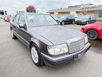 Gebraucht Mercedes E220 150 PS (110 kW) 1993 Violet Limousine