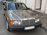 Gebraucht Mercedes E230 132 PS (97 kW) 1987 Braun Limousine