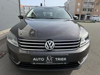 Second-hand VW Passat Trendline 140 CP (102 kW) 2011 Gri Berlinǎ