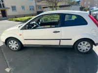 Gebraucht Ford Fiesta 60 PS (44 kW) 2003 Weiß Kleinwagen