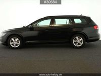 Gebraucht VW Passat 122 PS (89 kW) 2023 Schwarz Kombi