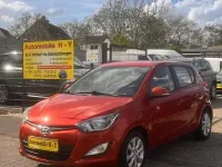 Gebraucht Hyundai i20 Edition 86 PS (63 kW) 2013 Rot Kleinwagen