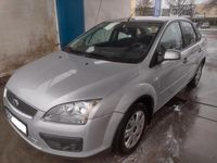 Gebraucht Ford Focus Trend 101 PS (74 kW) 2005 Silber Limousine