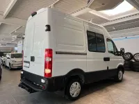 Gebraucht Iveco Daily 106 PS (77 kW) 2014 Weiß Van / Kleinbus