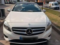 Usata Mercedes A180 122 CV (89 kW) 2014 Bianco Berlina