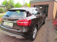 Gebraucht Mercedes GLA200 Urban 156 PS (114 kW) 2015 Braun metallic SUV