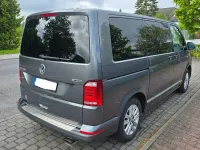 Gebraucht VW Multivan Highline 150 PS (110 kW) 2019 Grau Van / Kleinbus