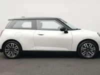 Używany Mini Cooper Classic 135 kW (184 KM) 2025 Biały Hatchback