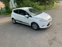 Gebraucht Ford Fiesta 96 PS (70 kW) 2011 Weiß Kleinwagen