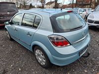 Gebraucht Opel Astra Selection 90 PS (66 kW) 2009 Silber Limousine