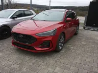 Usado Ford Focus ST-Line X 155 CV (114 kW) 2024 Rojo Familiar