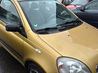 Gebraucht Toyota Yaris 2000 Gold Kleinwagen